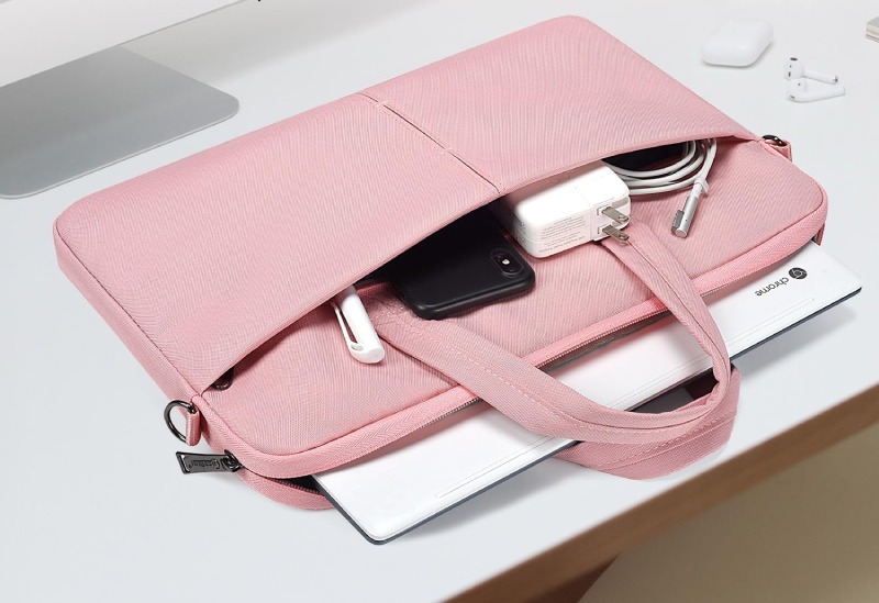 Lightweight laptop bag. Source: Amazon.com website; Photographer: Unknown