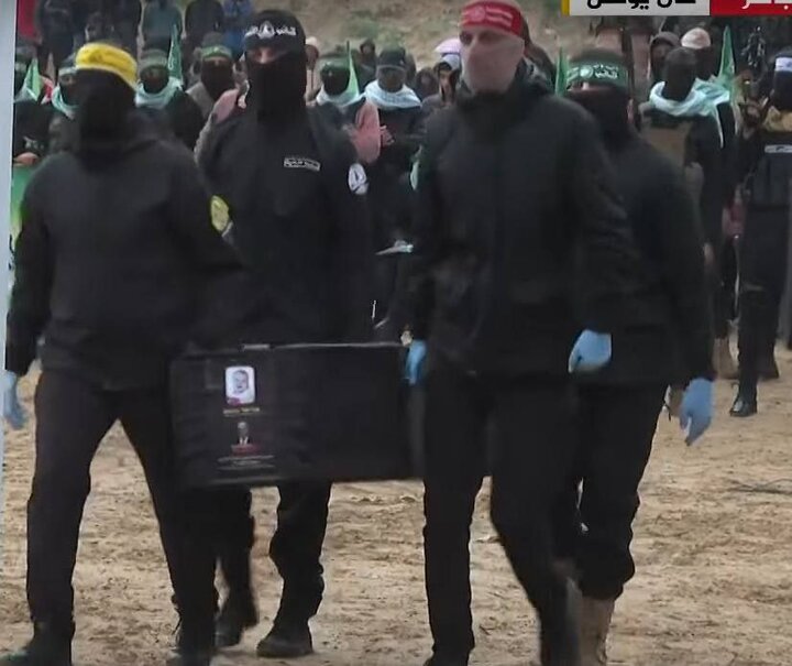 Hamas Initiative in delivery of Zionist bodies+ images