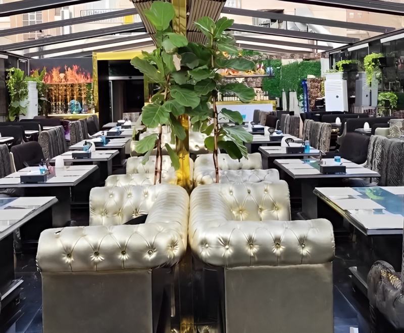 Ruby Restaura Cafe Decoration in Tehran. Source: Cafegarditehran.com Website; Photographer: Unknown