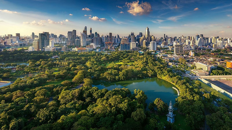 Go to Bangkok on a trip to Lampini Park