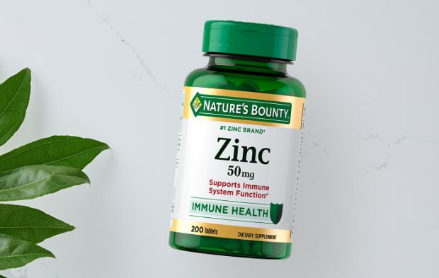 Food and supplemes coaining zinc