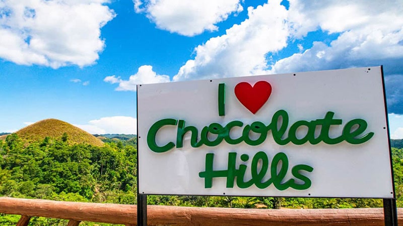 A general look of the Philippine chocolate hills