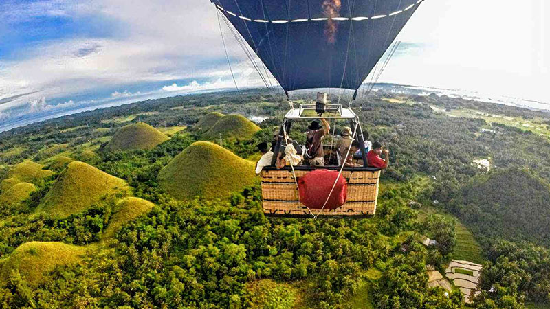 The place of chocolate hills as a natural surprise