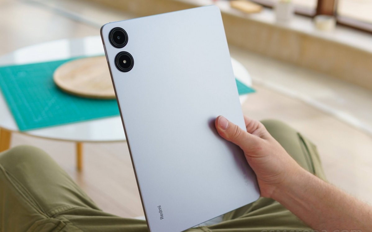 New Red Tablet with Snapdragon 8 Series Chip