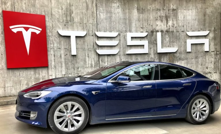 Tesla Tesla