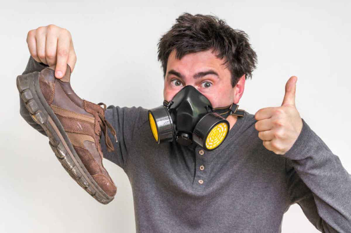 Why my legs smell