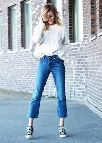 A beautiful model of feminine boot trousers of jeans 