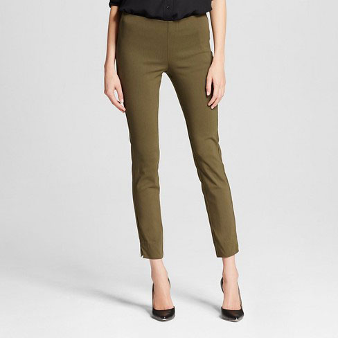 The stylish model of the fabric's female attraction pas that shows me the feet of the ladies.