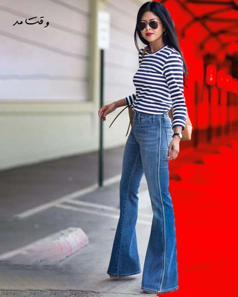 The new model of the new feminine loose -fitting jeans is very popular.