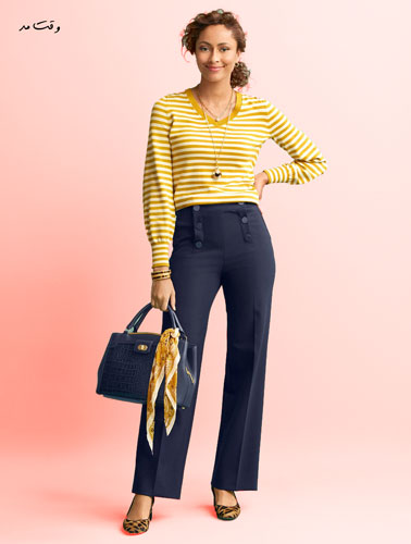 A stylish and new model of women's pas with metal buttons in fro of the pas.