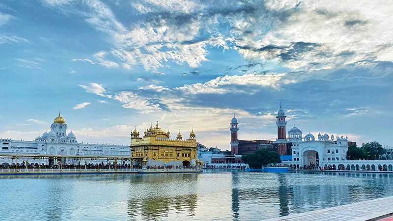 A brief about the Golden Temple of Amritsar