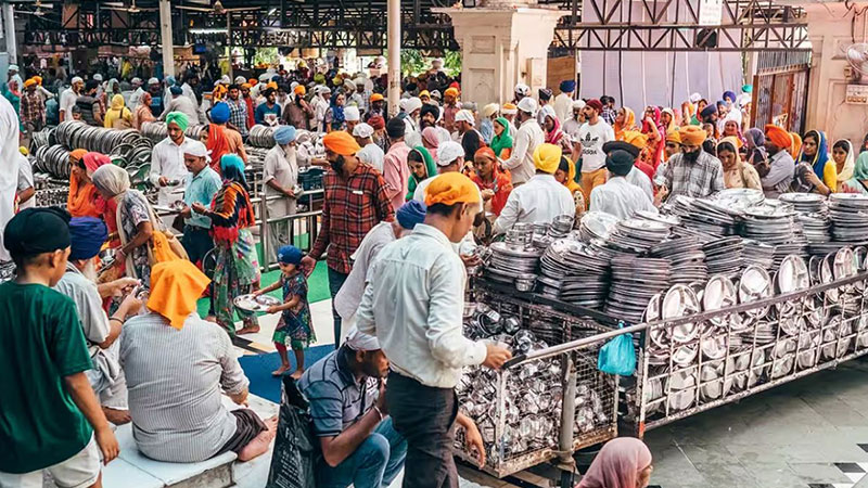 Go to the world's largest free kitchen
