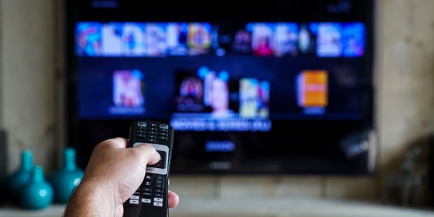 Link TV advertising with online coe