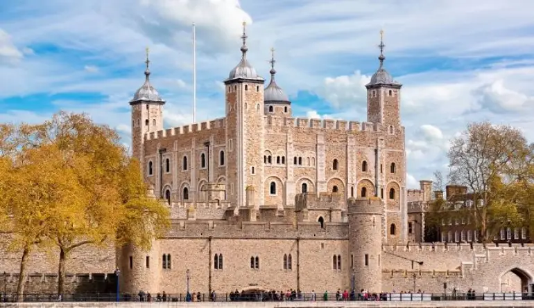 Spectacular places close to London's eyes