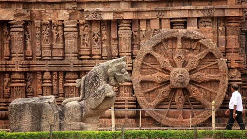The sights and attractions of the Sun Temple