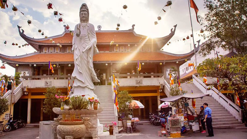 Wayn Pagoda (Vinh NGHIEM Pagoda)