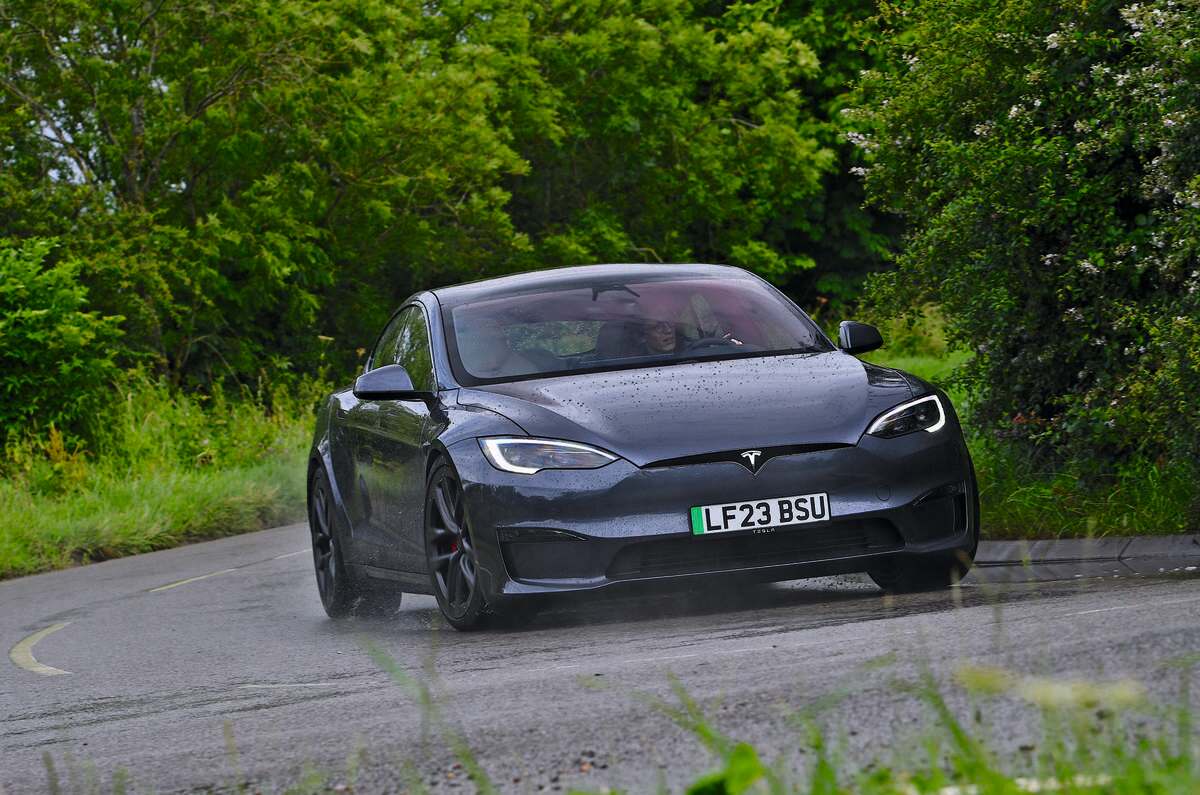 The fastest electric cars in the world you need to know - Digino
