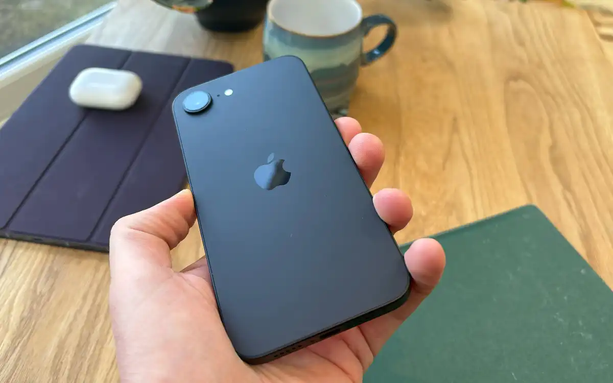 Apple iPhone 16e