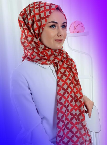 New and stylish patterned girl scarf model 
