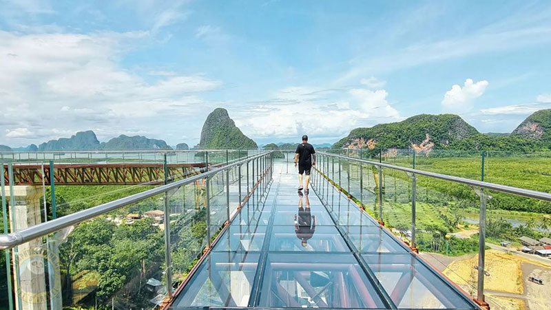What to see on the historic bridge of Sarasin