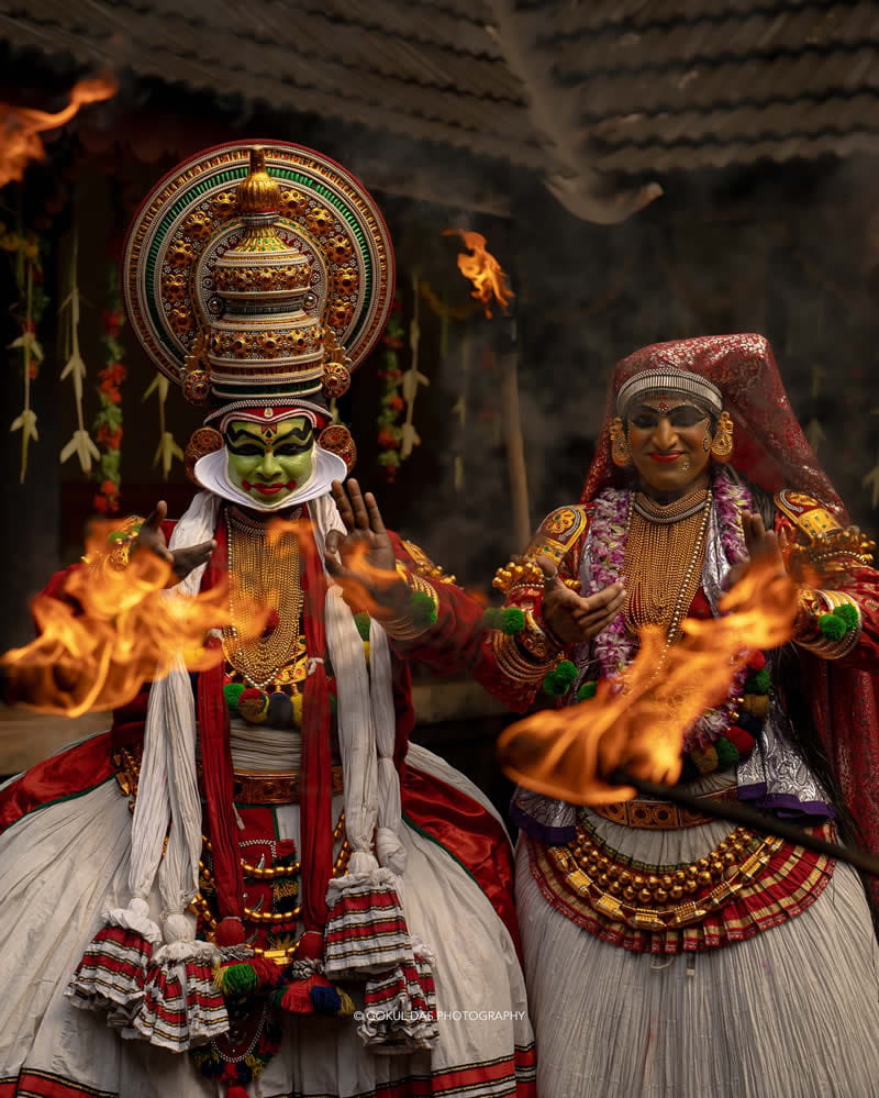 Indian men with special ritual makeup and jewelry