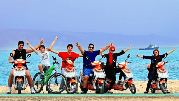 Surfing in Kish with the motor
