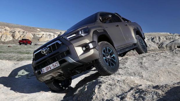 Toyota Heilux fro view 2025