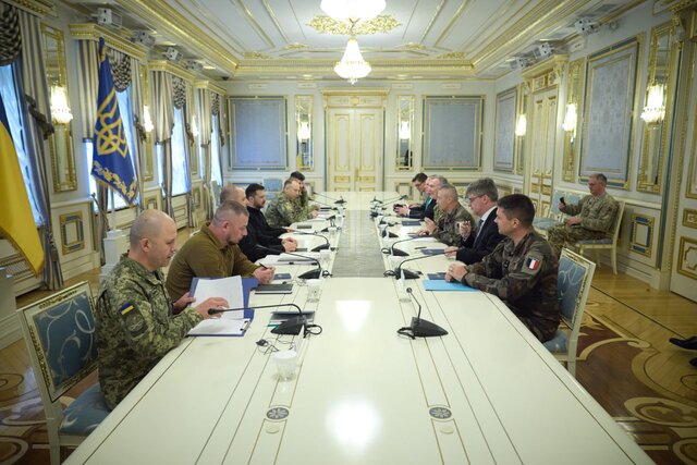 Zelnsky's meeting with NATO commanders on how to deploy Western forces in Ukraine