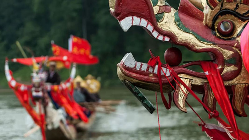 Dragon Boat Festival in China and official holidays