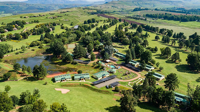 The espionage is located in the northern part of Dragonzberg Mouain and the Gia Castle area. By crossing a 30 km dirt road. The camping site offers a dream view of the Katkin Peak, Monk and the Champagne Castle. This camp is located on the Injasuti and Delmhlwazini rivers. In addition, many scenic hiking paths are available through the valley. You will also find a great rock in the cave and a great swimming place in the marble bath, which is about 5 hours away from the camp.
