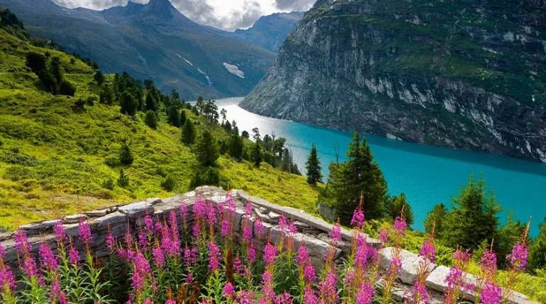 The best travel time to Switzerland