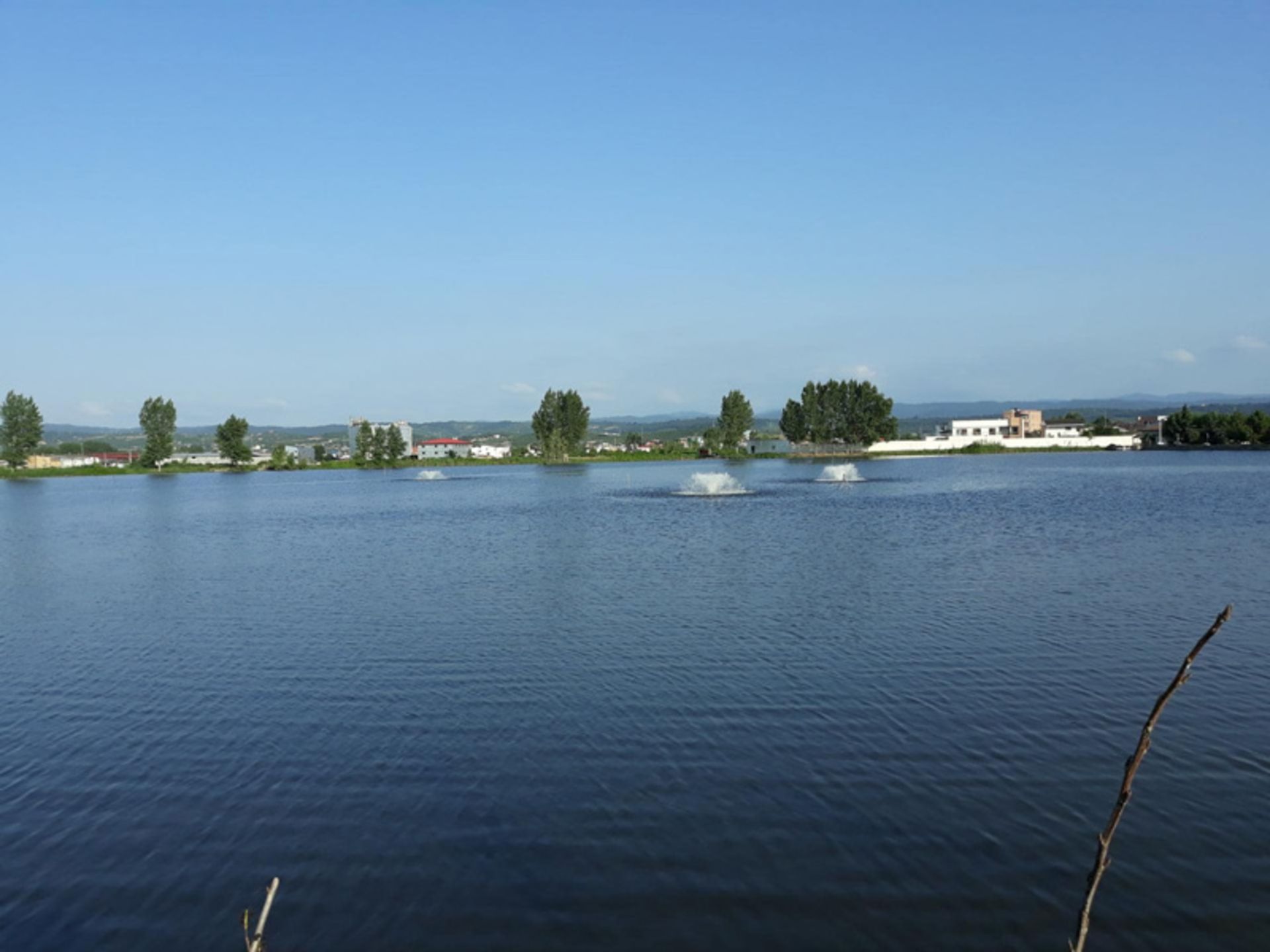 Lake Park Low Lamuk