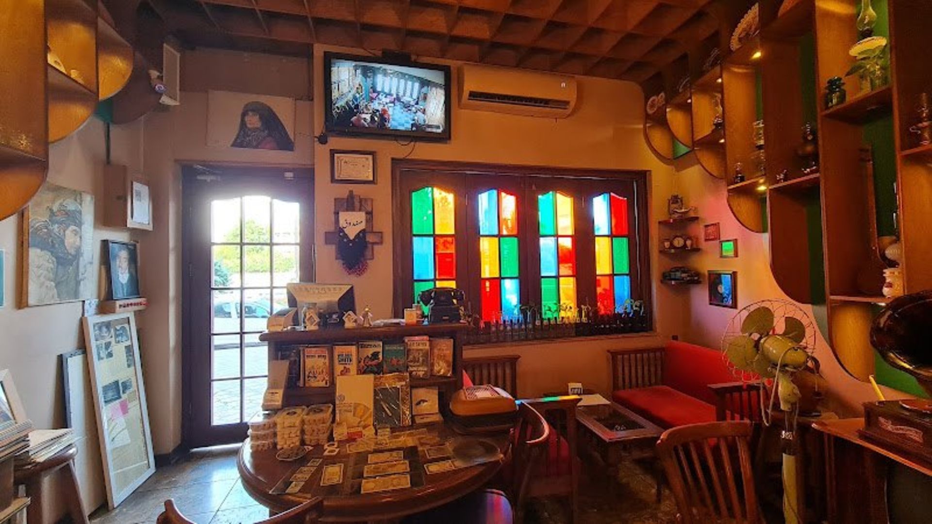 Rasht Museum Cafe's ierior space