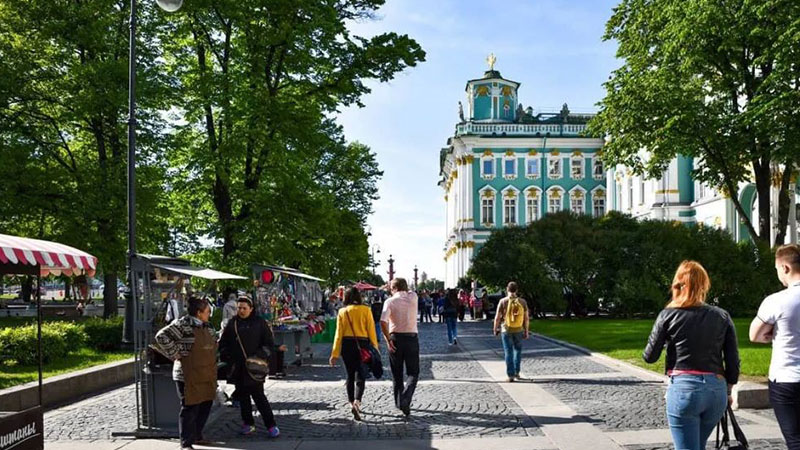 The most productive and best season of traveling to St. Petersburg
