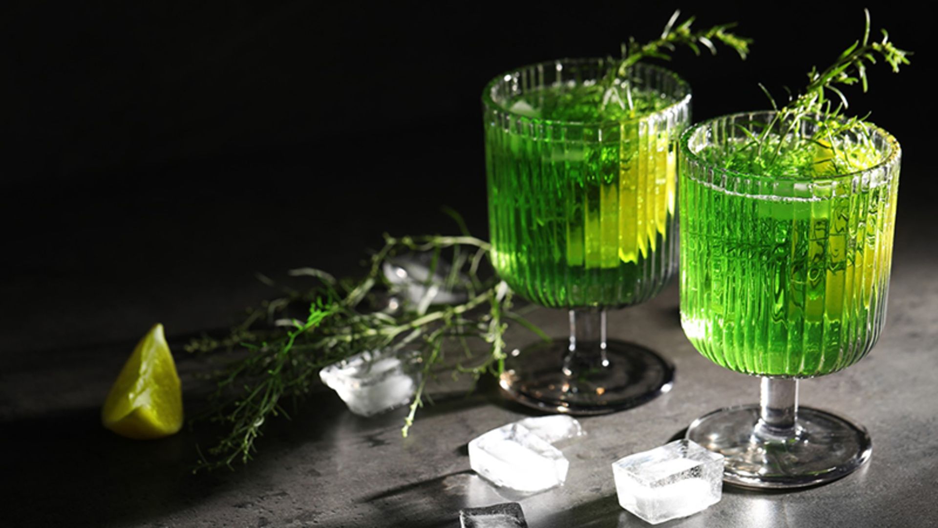 Tarragon syrup with fresh lemon