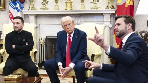 The president in the shadow