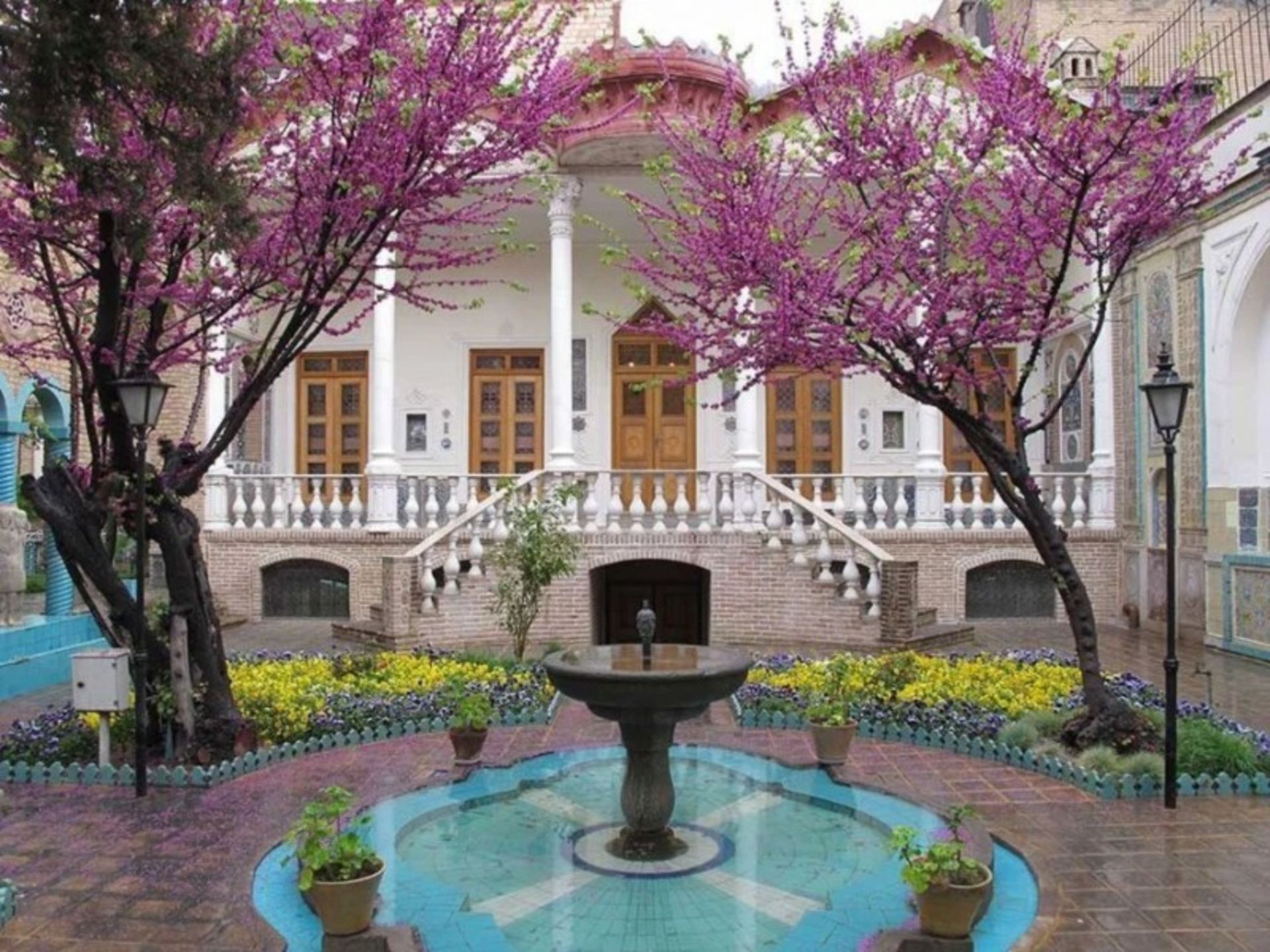 Tehran Moghadam House