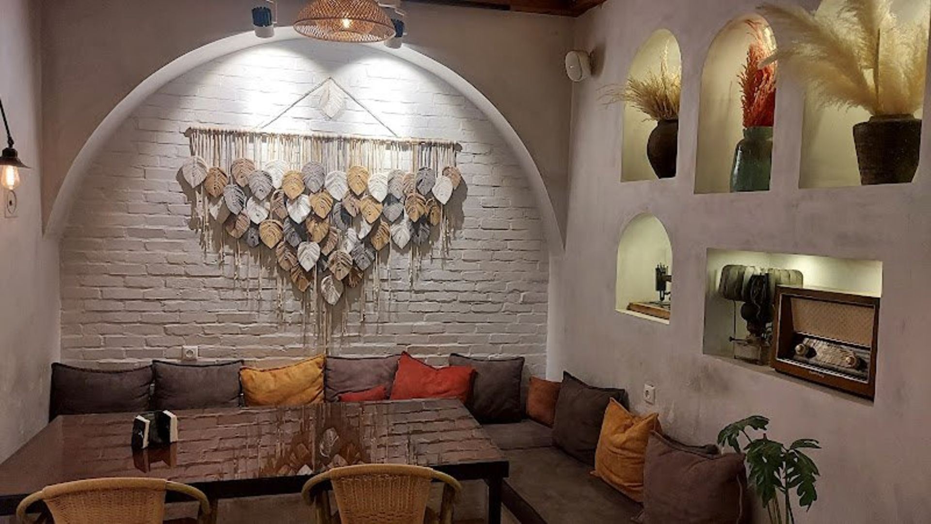 The ierior of the Yazd papassi cafe