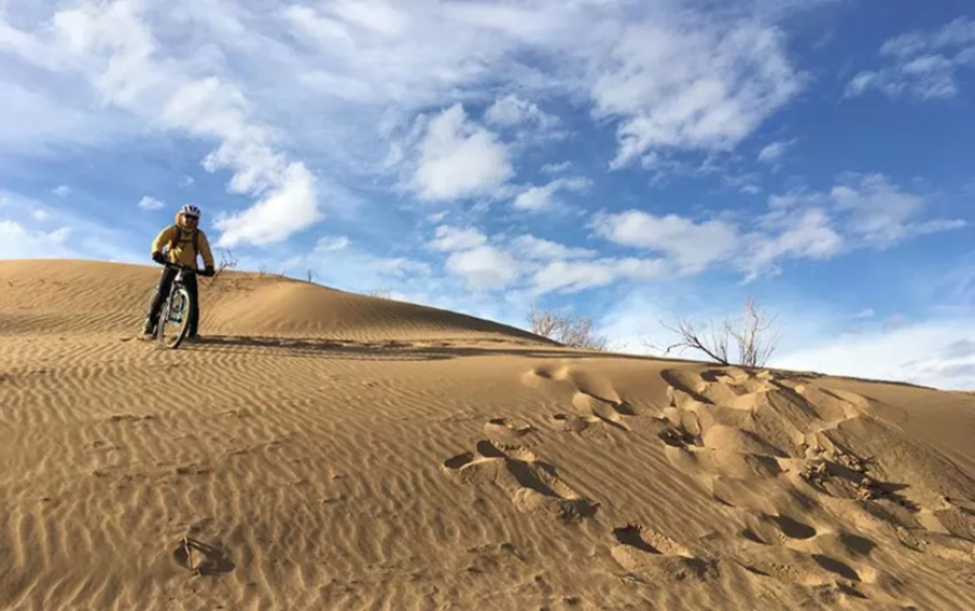 Motorbike in the Abu Zaidabad Desert in Kashan