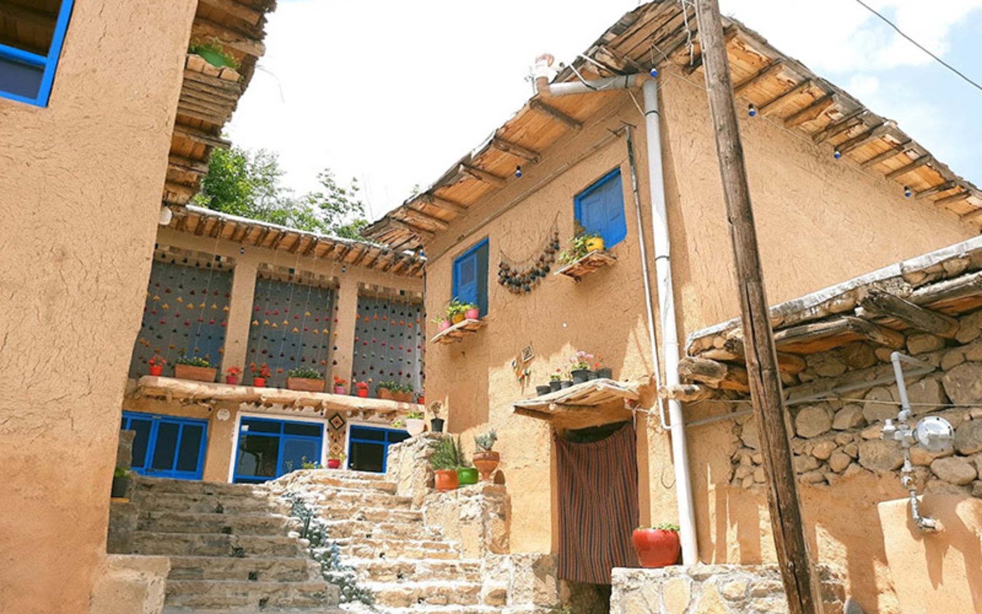 Ava Village Erance
