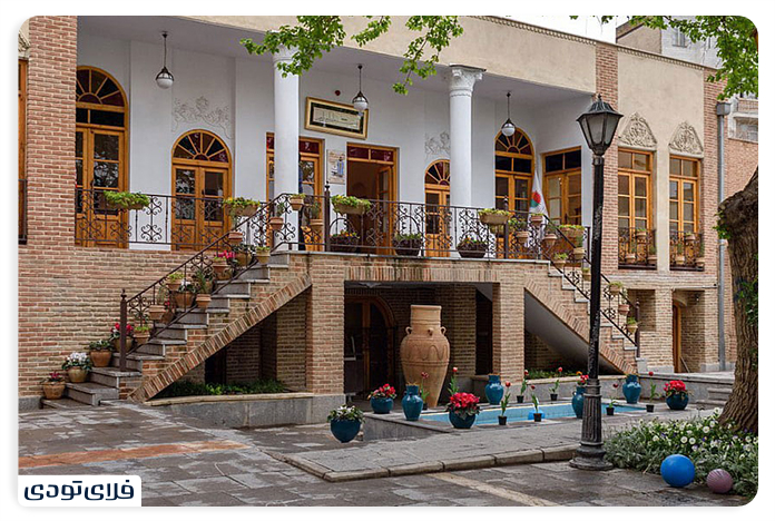 Masoudieh Mansion in Tehran When is the best time to see Masoudieh's mansion in Tehran?