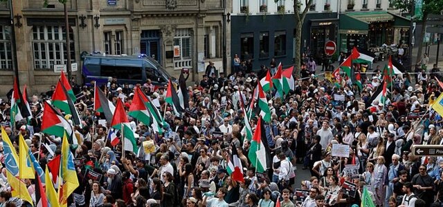 Holding ai -Islamophobia demonstrations across France