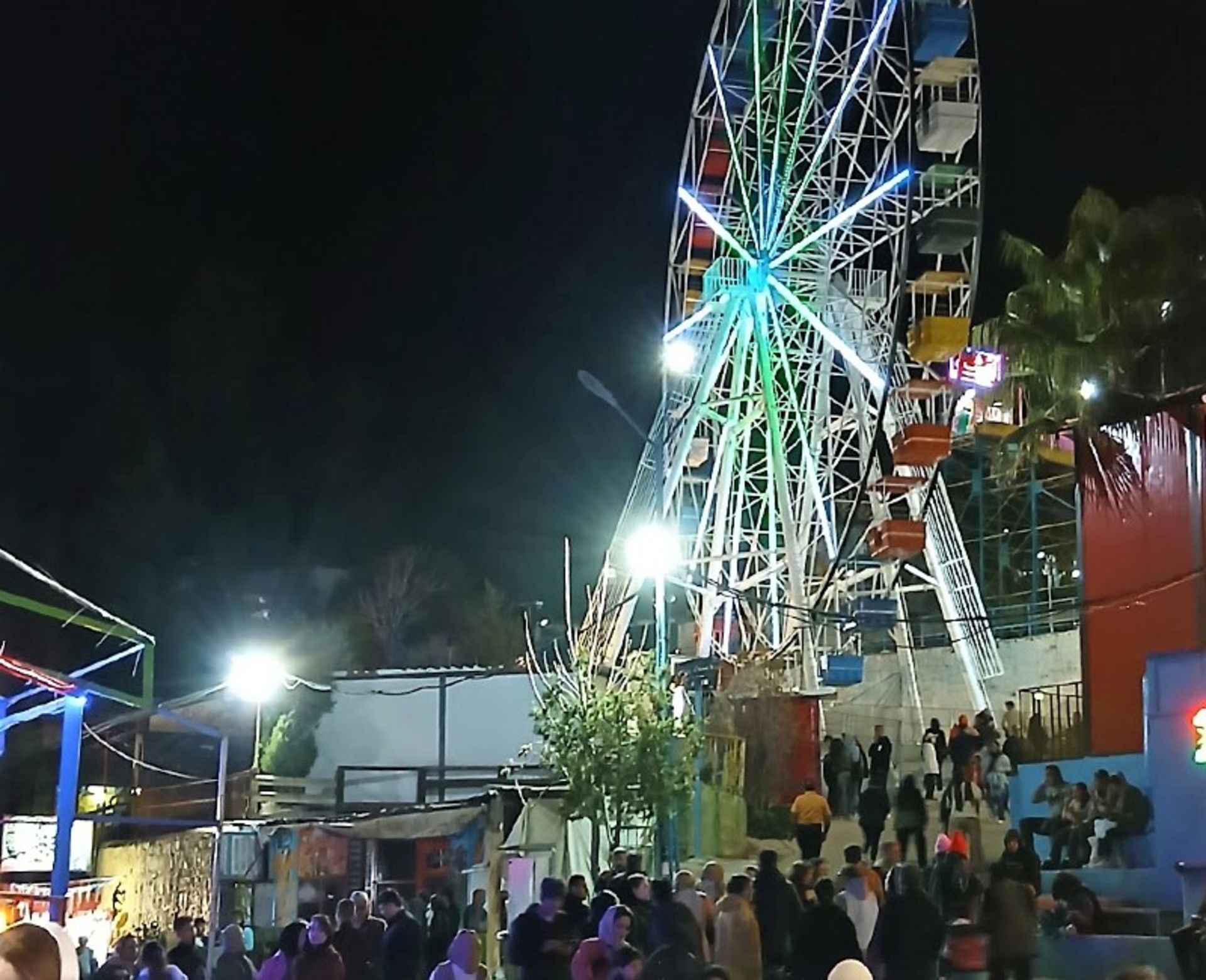 Luna Park Shiraz