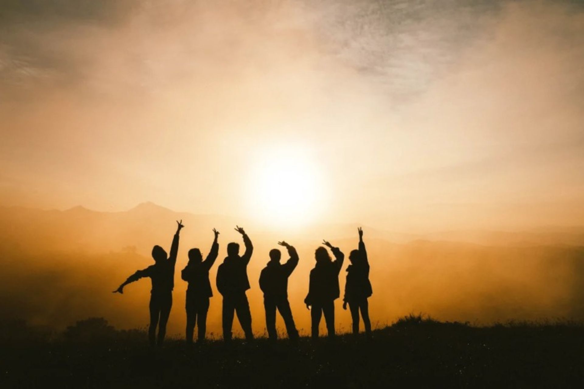 Iroduction to new people on solo trips