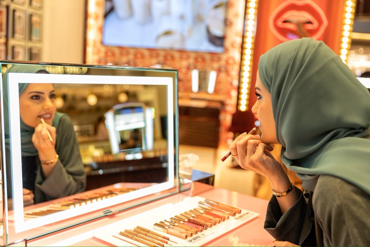 Choose the best store in accordance with your needs