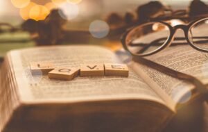 Get to know the world's 7 famous and readable romance novels