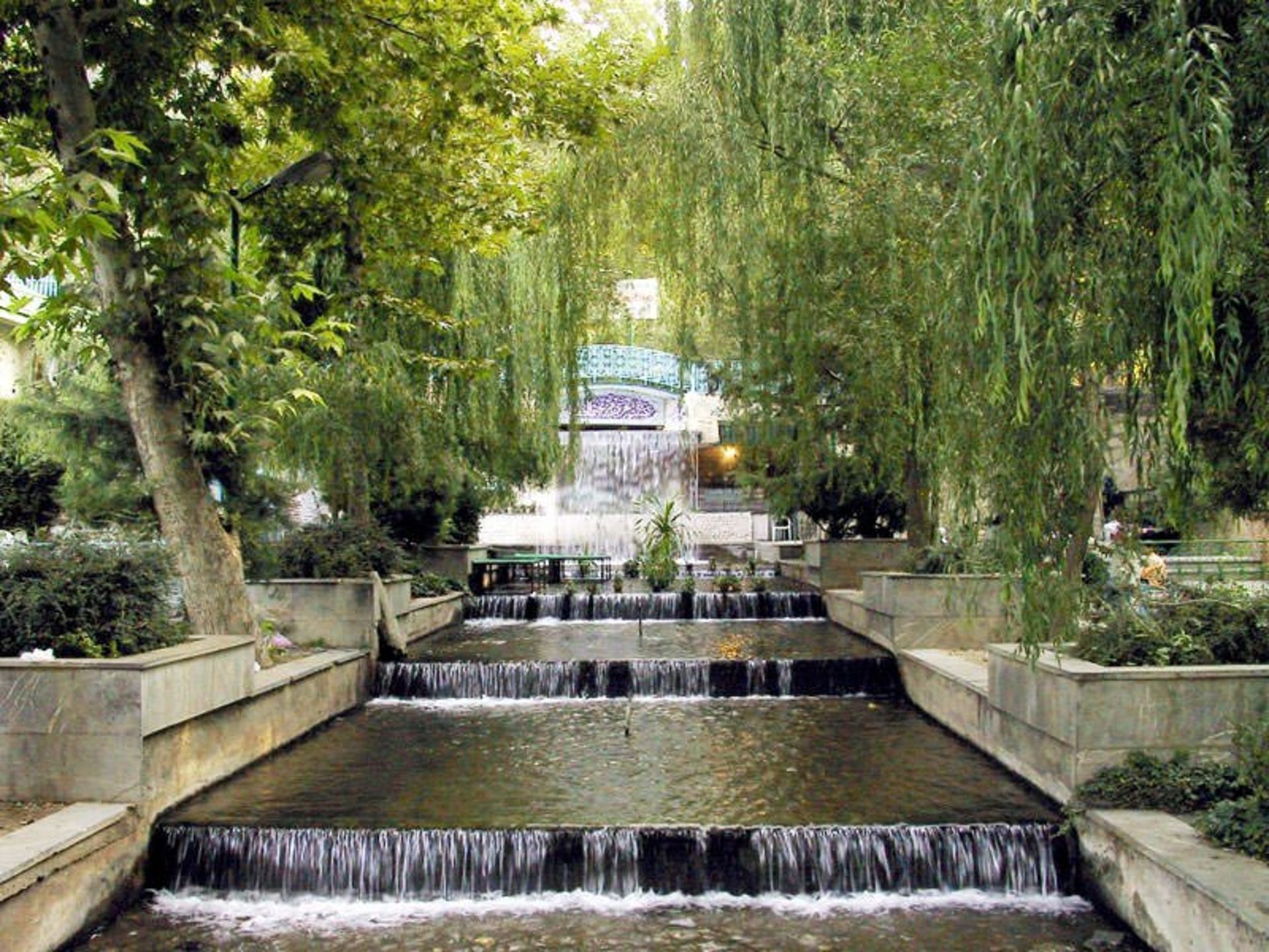 The nature of neighborhoods in the spring