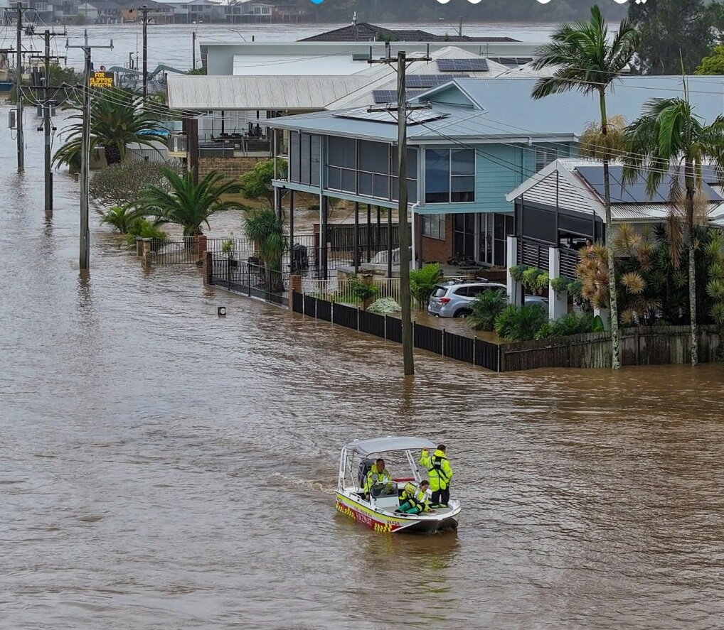 Floods in eastern Australia/ 1 Haraz were siege to floods+ Pictures