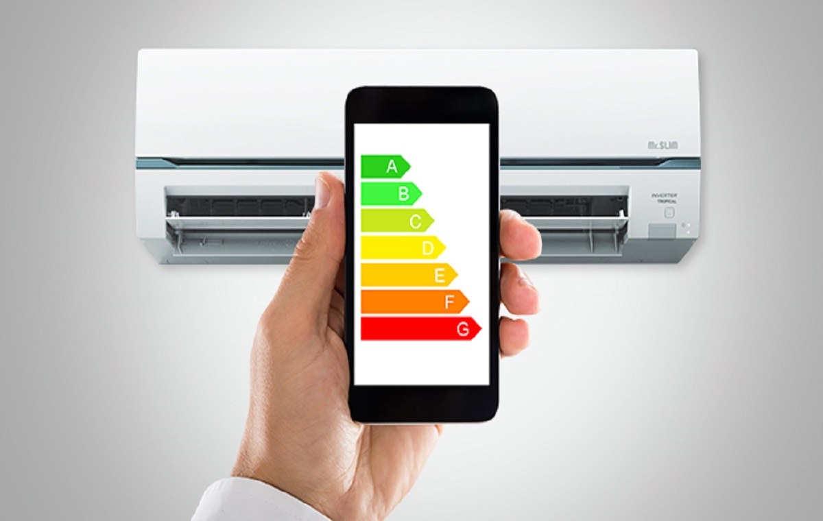 What are the peak hours of electricity consumption in the summer?