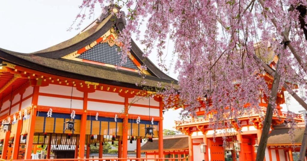 The best time to visit the Ini Fushimi Temple